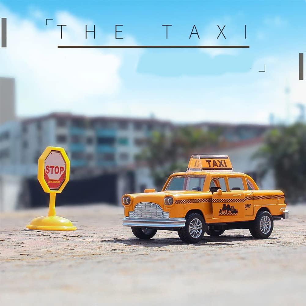 Diecast Taxi Amarillo NYC Clásico 11.43 cm con Luces y Sonidos