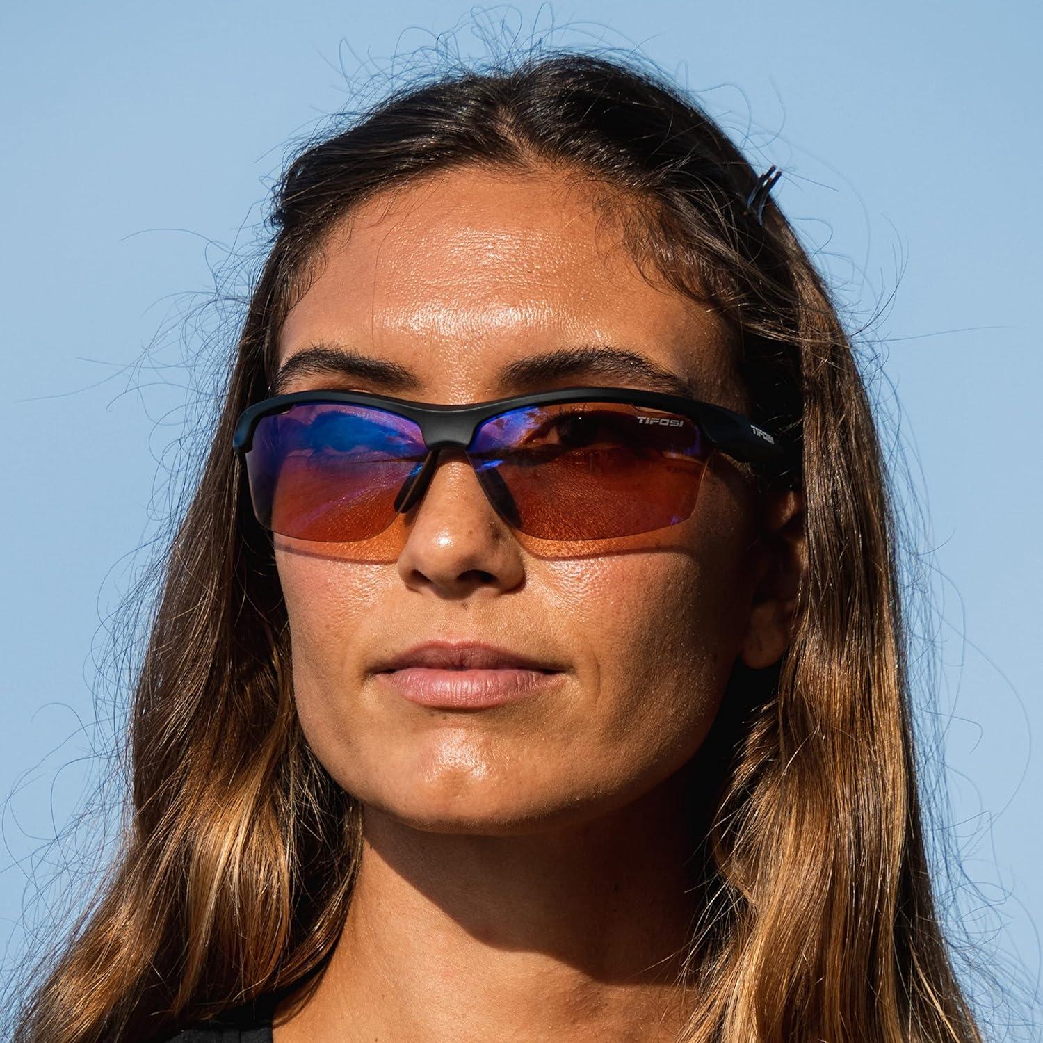 Gafas de sol Tifosi deportivas con lentes claros y rojos