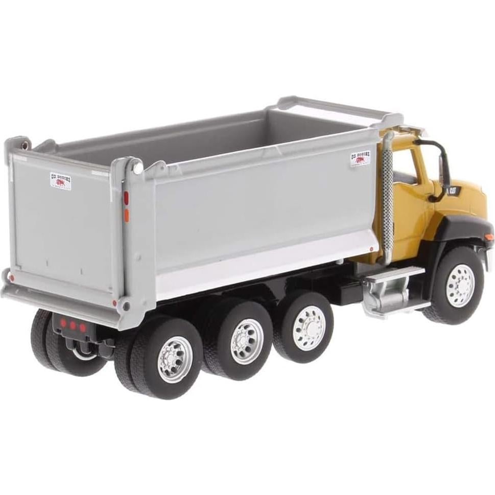 Camión Volquete Diecast Masters Caterpillar CT660 12.7cm