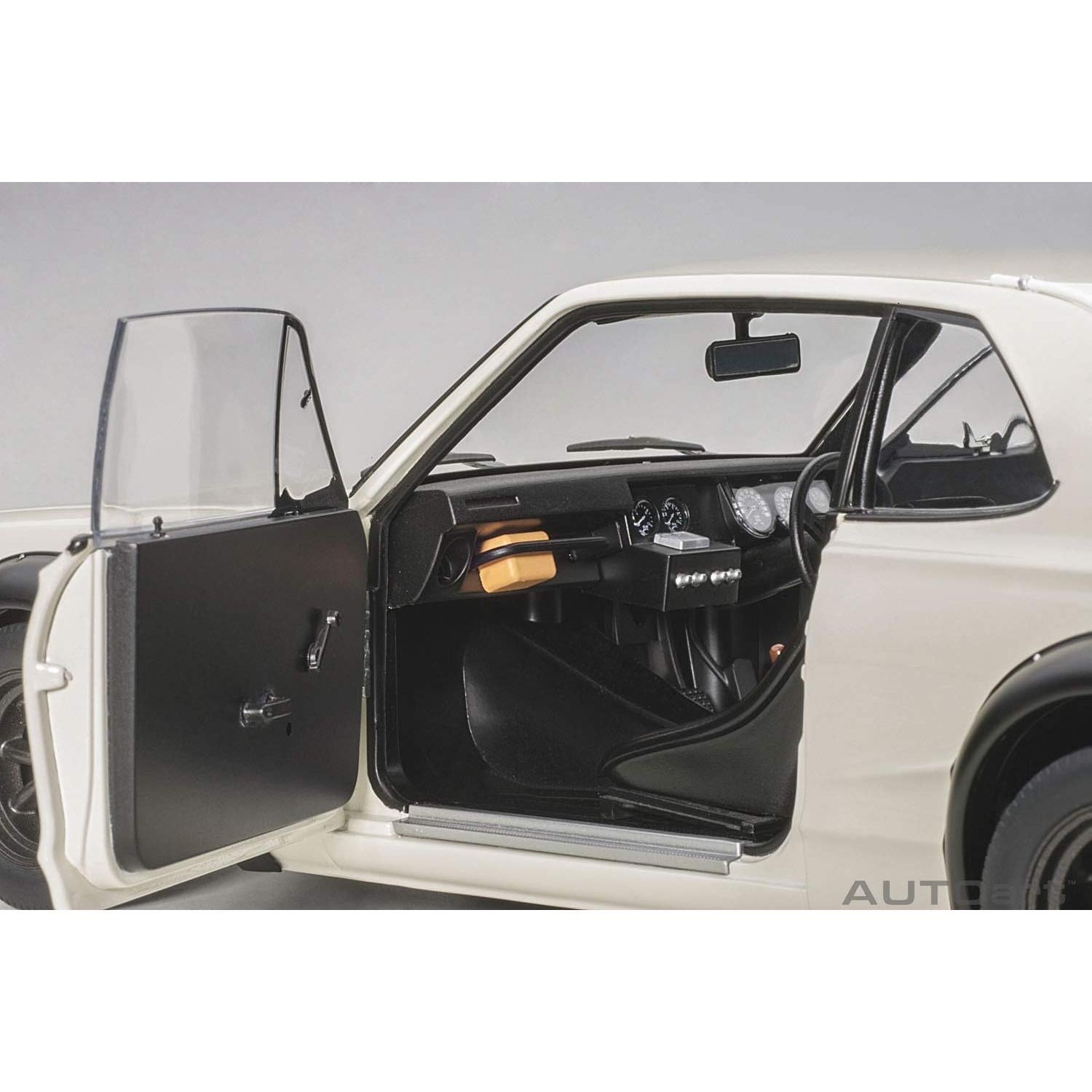 AUTOart 1972 Nissan Skyline GT-R KPGC-10 Diecast 1:18