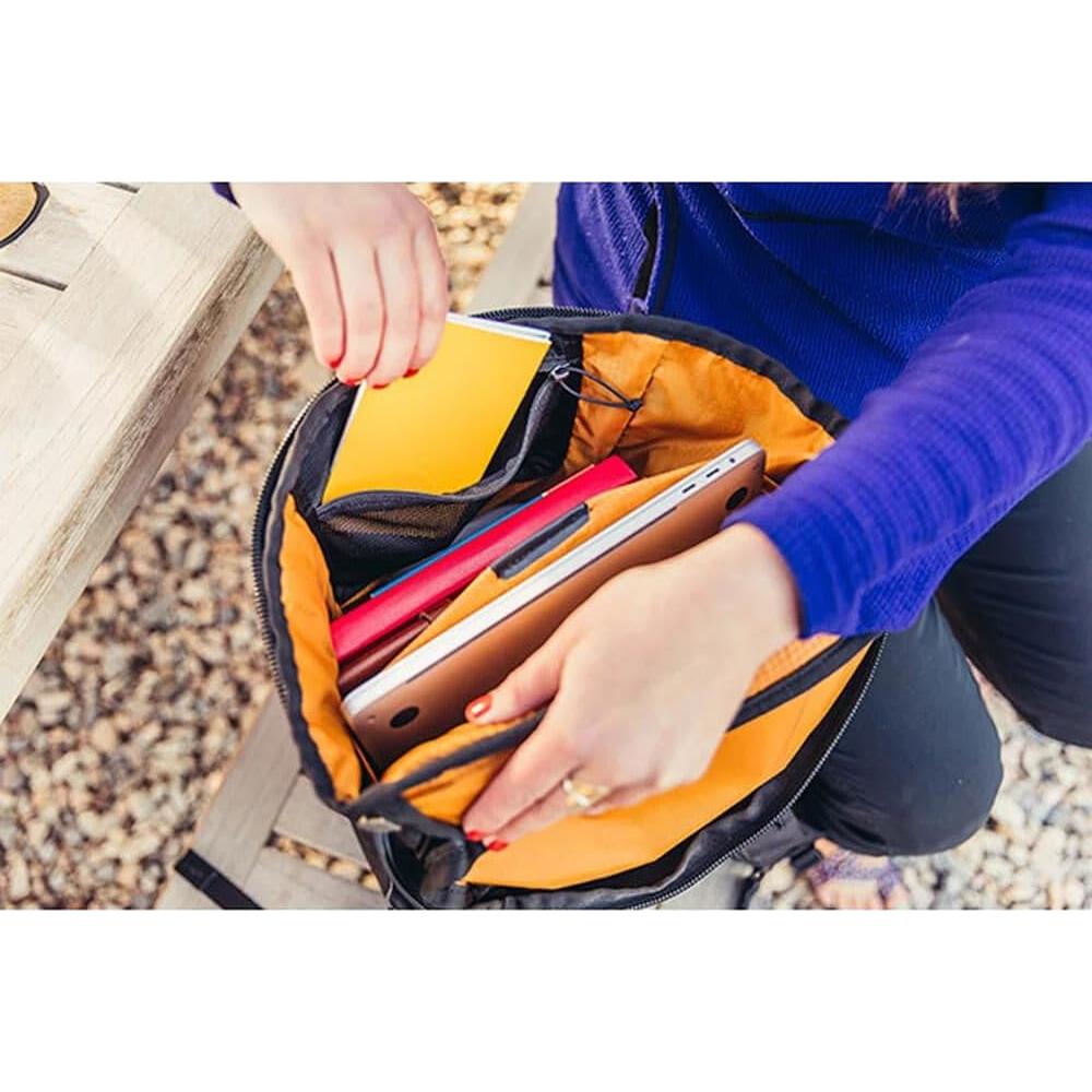 Mochila Unisex Gregory Rhune 25L Eco Amigable Sand Storm