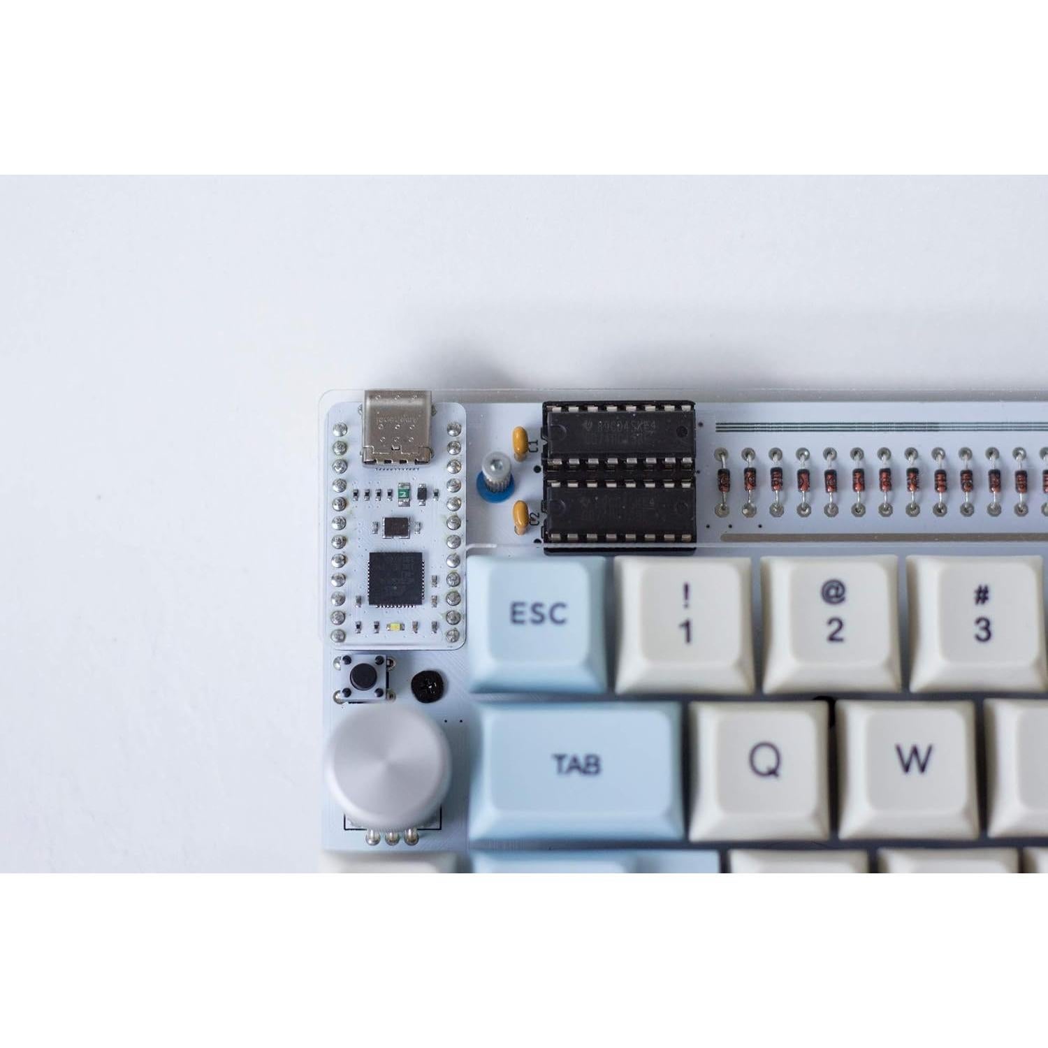 Kit Teclado Mecánico Nibble ANSI+ISO 65% Programable QMK Blanco