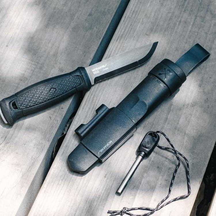 Cuchillo Morakniv Garberg BlackBlade Carbon con Kit de Supervivencia