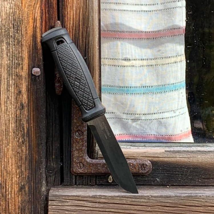 Cuchillo Morakniv Garberg BlackBlade Carbon con Kit de Supervivencia