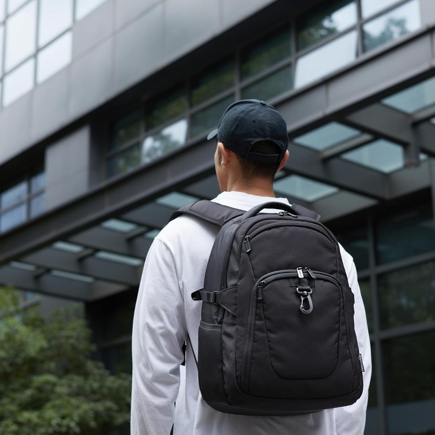 Mochila de Viaje Amazon Basics para Laptop 39.62 cm Negra