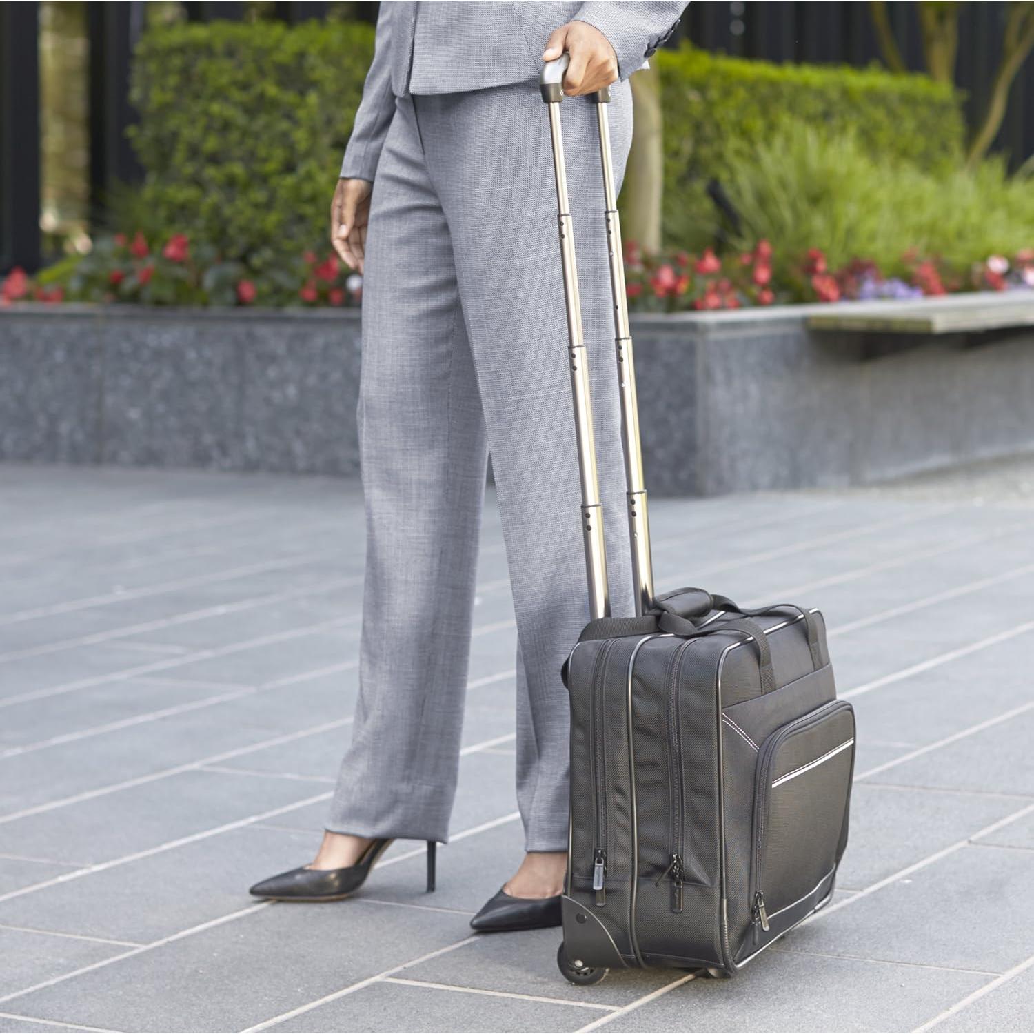 Funda para portátil con ruedas Amazon Basics 15.6" Negra