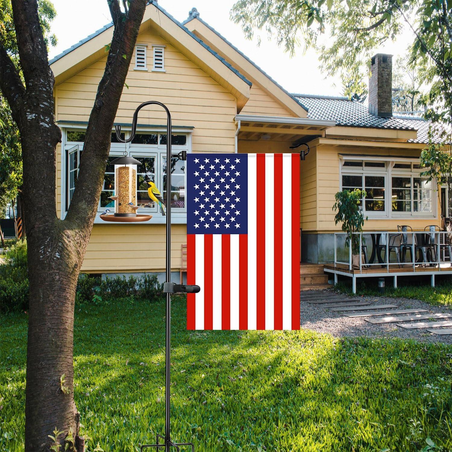 Soporte para Bandera de Jardín GQP261 121.92 cm con Clip Antiviento