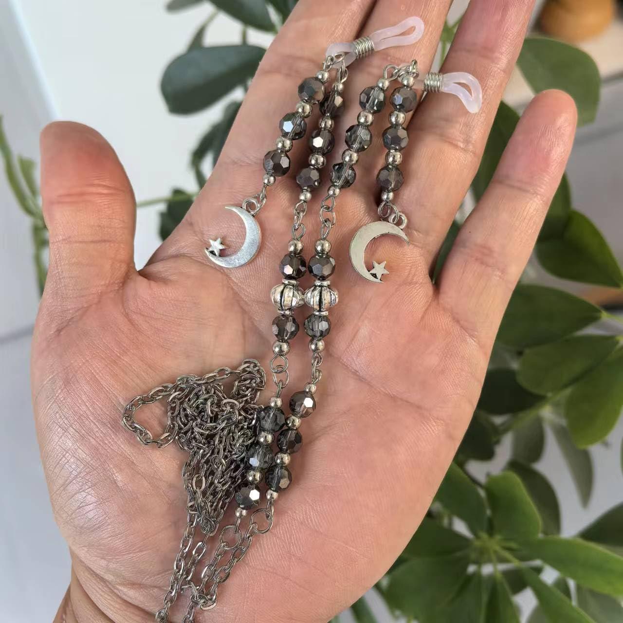 Cadena de Gafas Elegante con Cuentas y Encanto de Luna