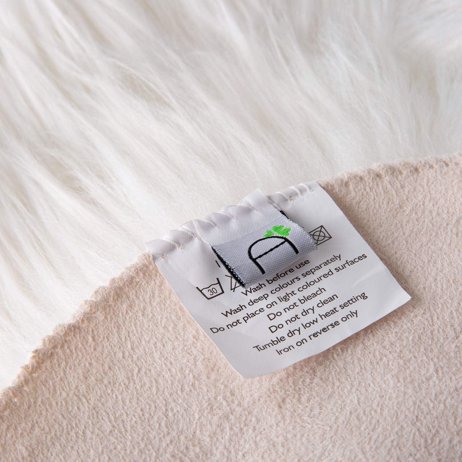 Alfombra de Piel Sintética Ashler 0.61 x 1.83 m Blanca