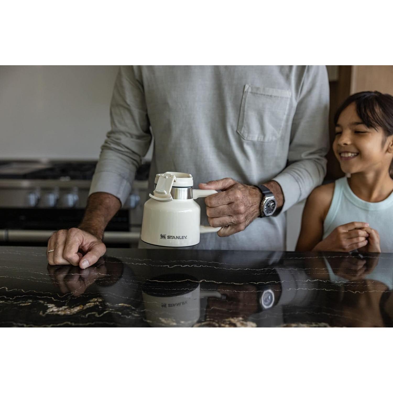 Taza Stanley Almirante 20oz Verde Aislada Dificil de Volcar