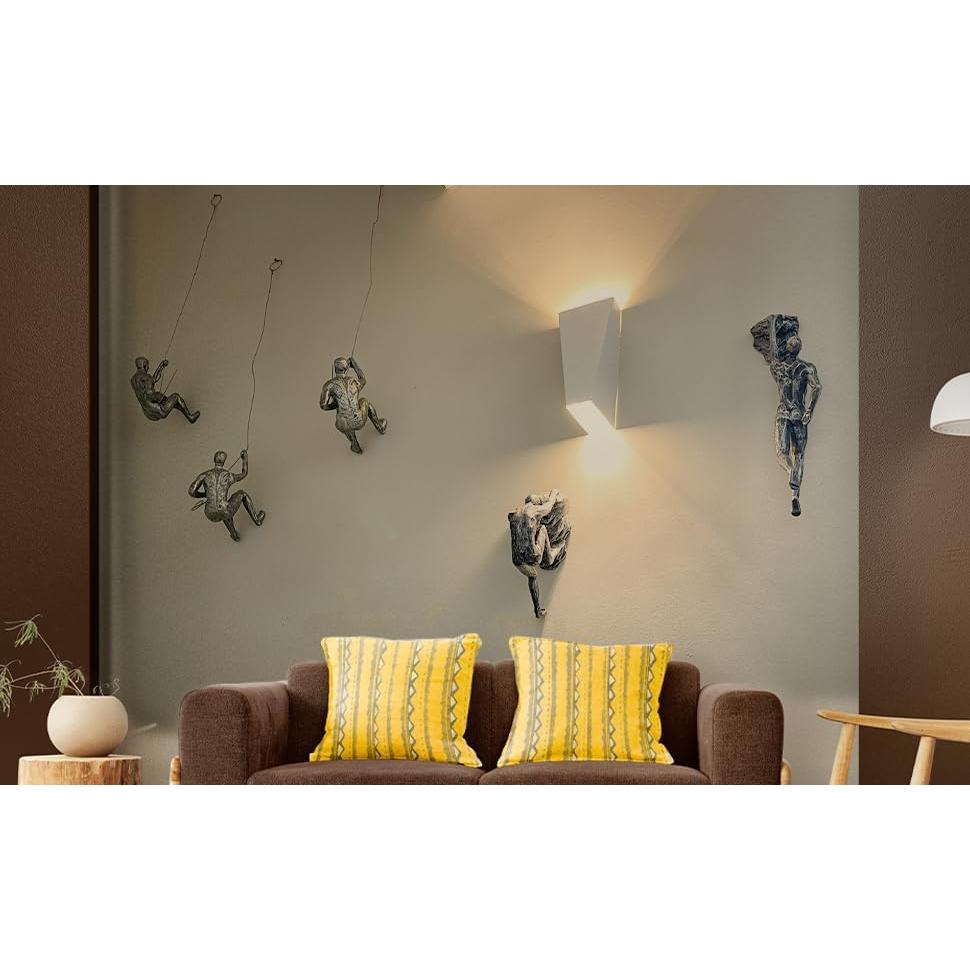 Escultura de Hombre Escalador de Resina Sin Límites 32x10x10 cm