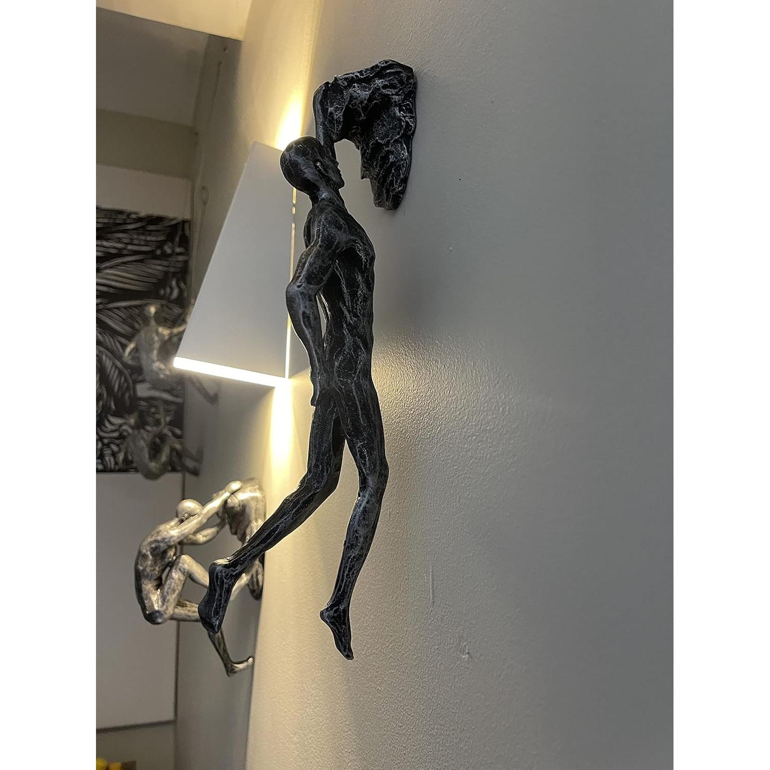 Escultura de Hombre Escalador de Resina Sin Límites 32x10x10 cm