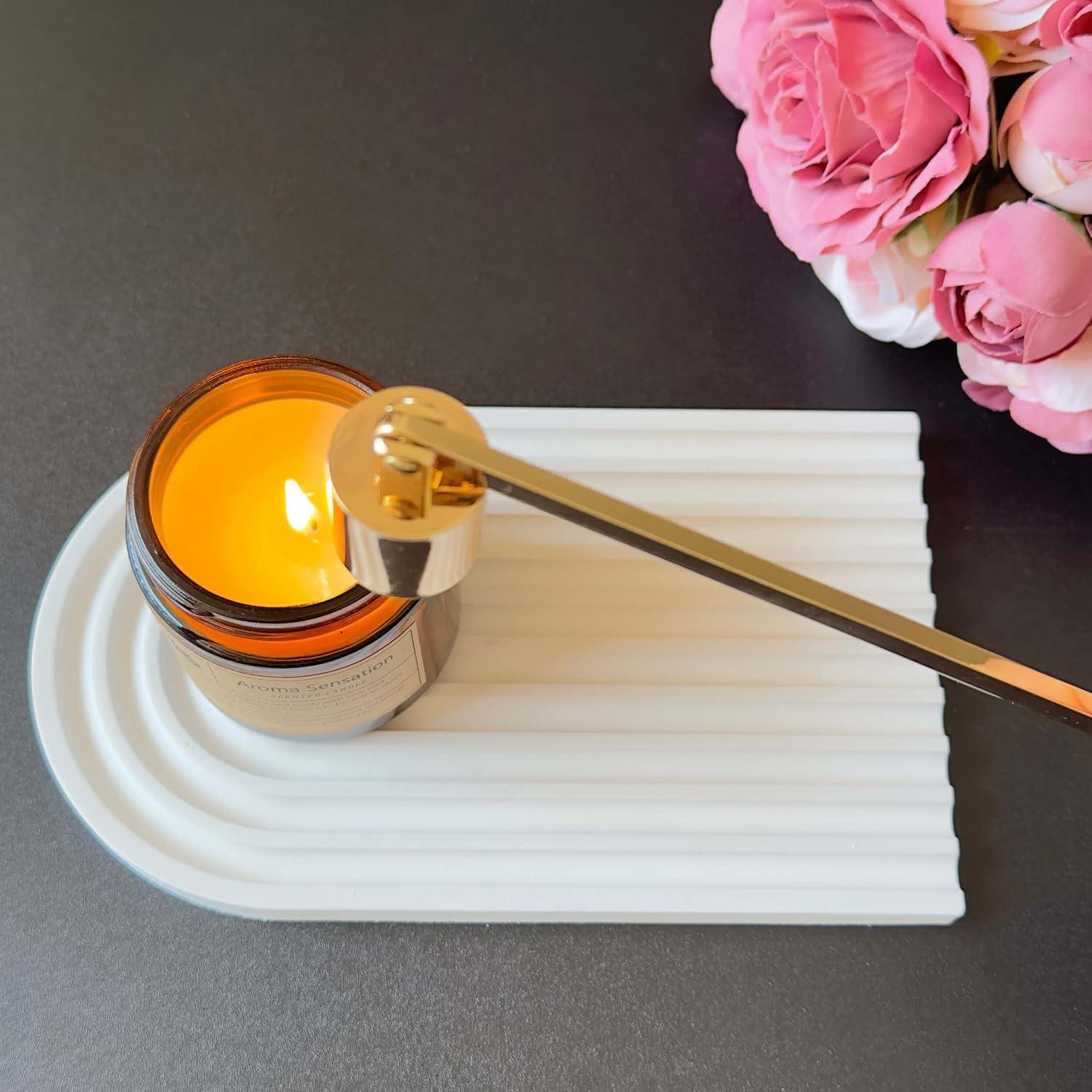 Apagavelas de Acero Inoxidable Dorado con Mango Largo 15.95 cm