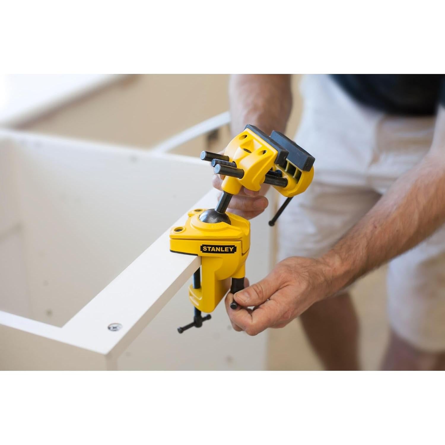 Torno Multi Ángulo STANLEY 1-83-069 Amarillo/Negro