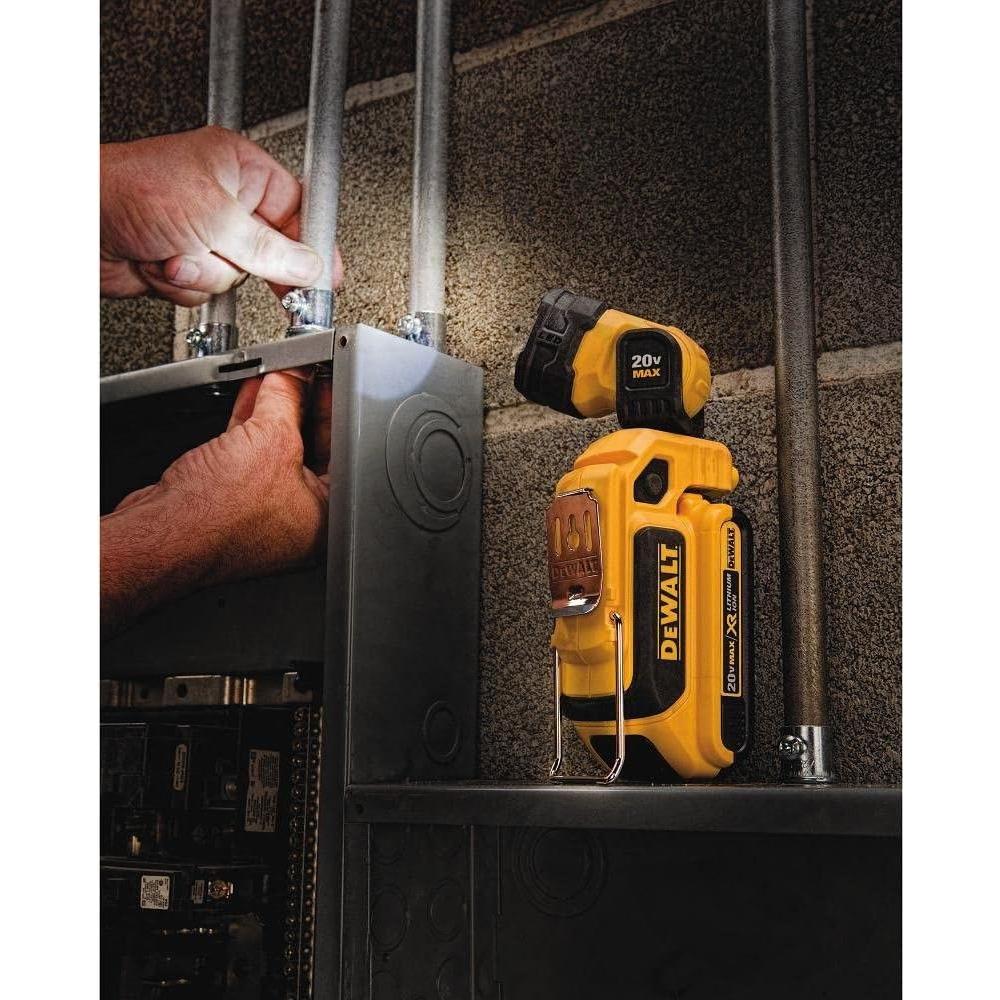 Luz de Trabajo LED DEWALT DCL044 20V MAX 160 Lúmenes