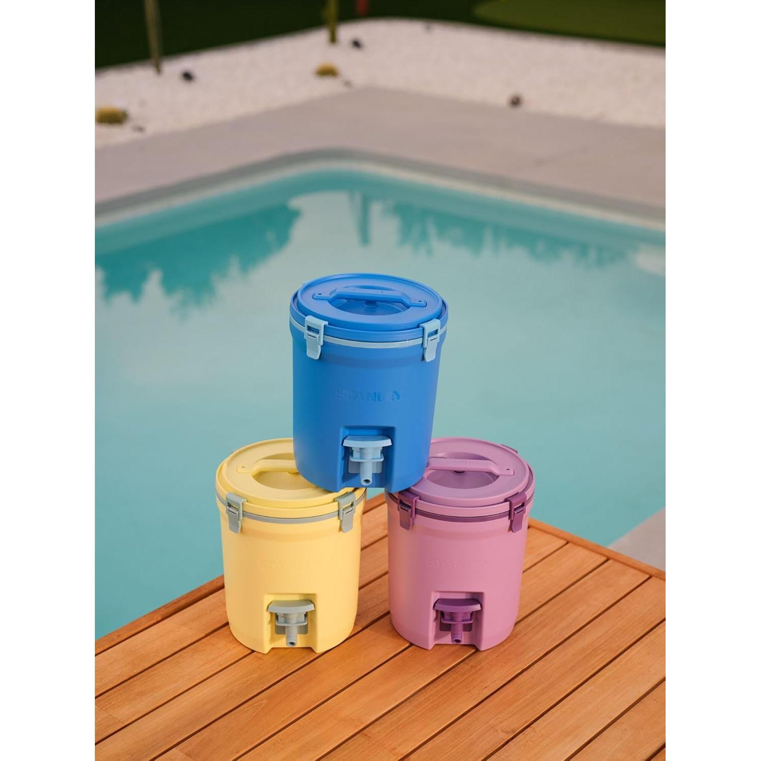 Jarra de Agua STANLEY Aventura 7.57L Lila con Grifo