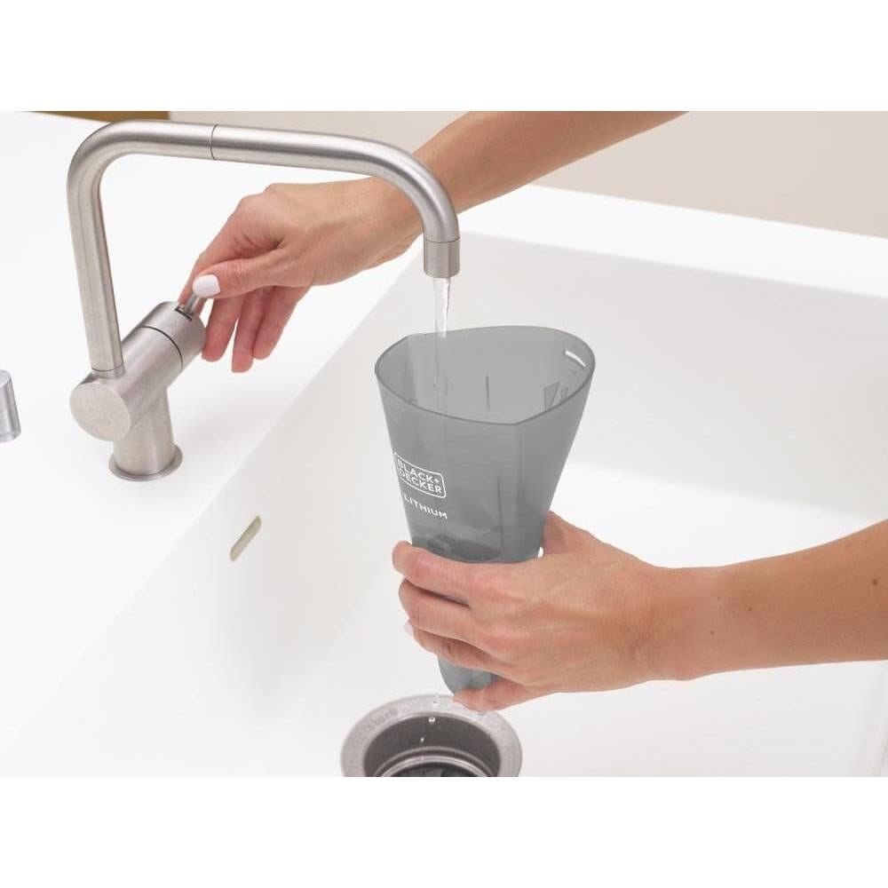 Aspiradora de Mano BLACK+DECKER 2Ah 10.8V Blanca Sin Cable