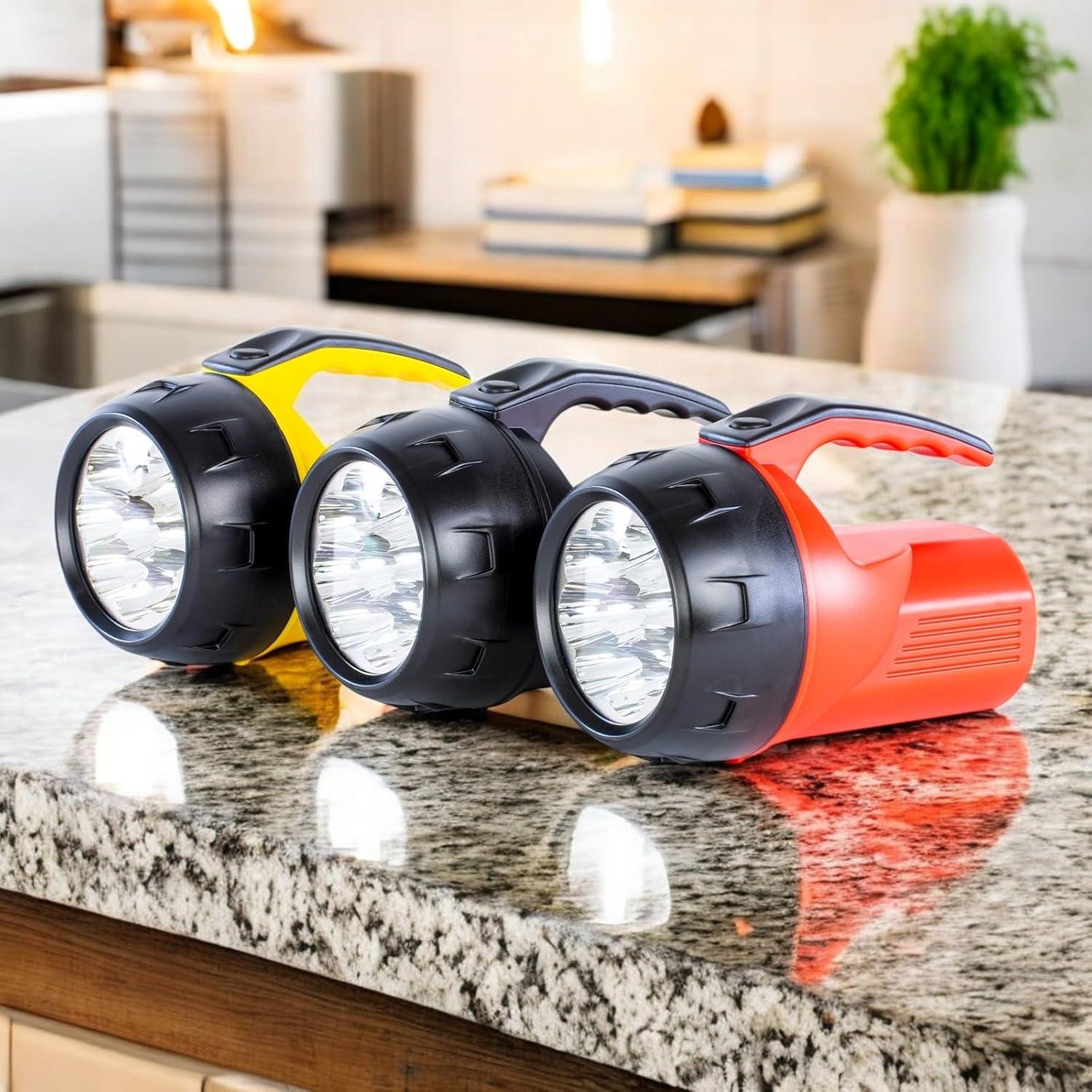 Linterna de Mano Dorcy 9 LED con 4 Baterías AA