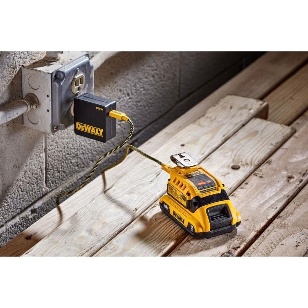 Cargador DEWALT DCB094K USB-C 100W y 12W USB-A