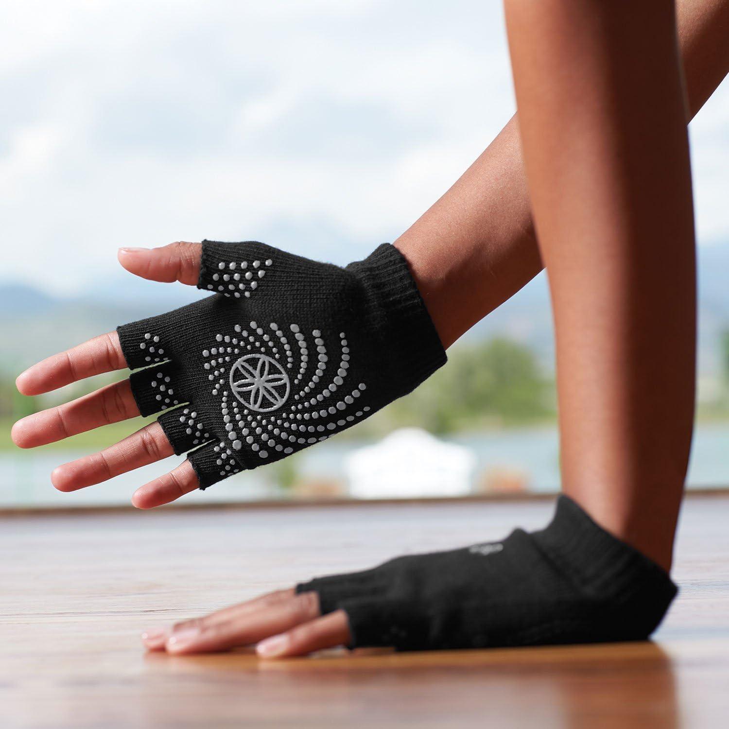 Guantes de Yoga Gaiam Negros con Agarre Antideslizante