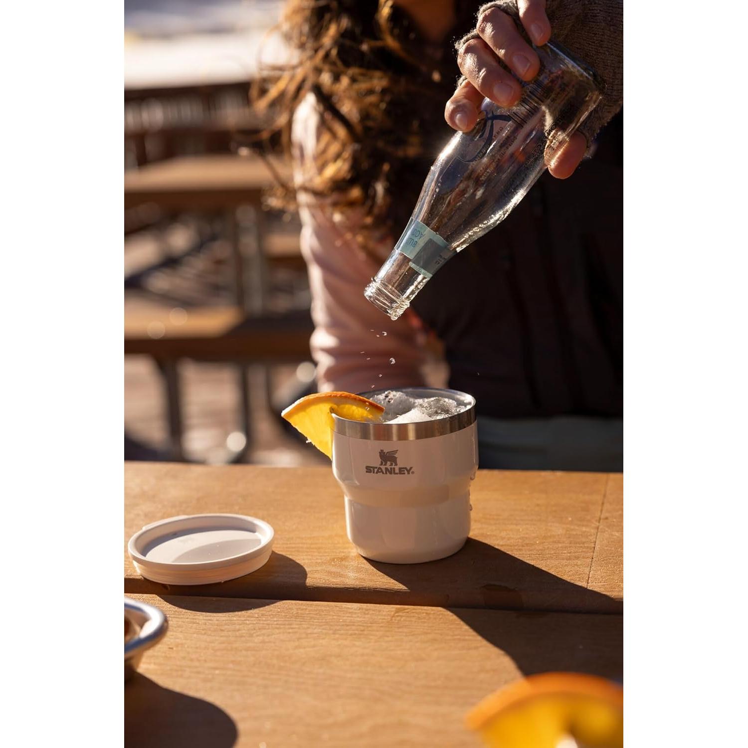 Taza de Campamento STANLEY Stay-Hot 296 ml Aislada