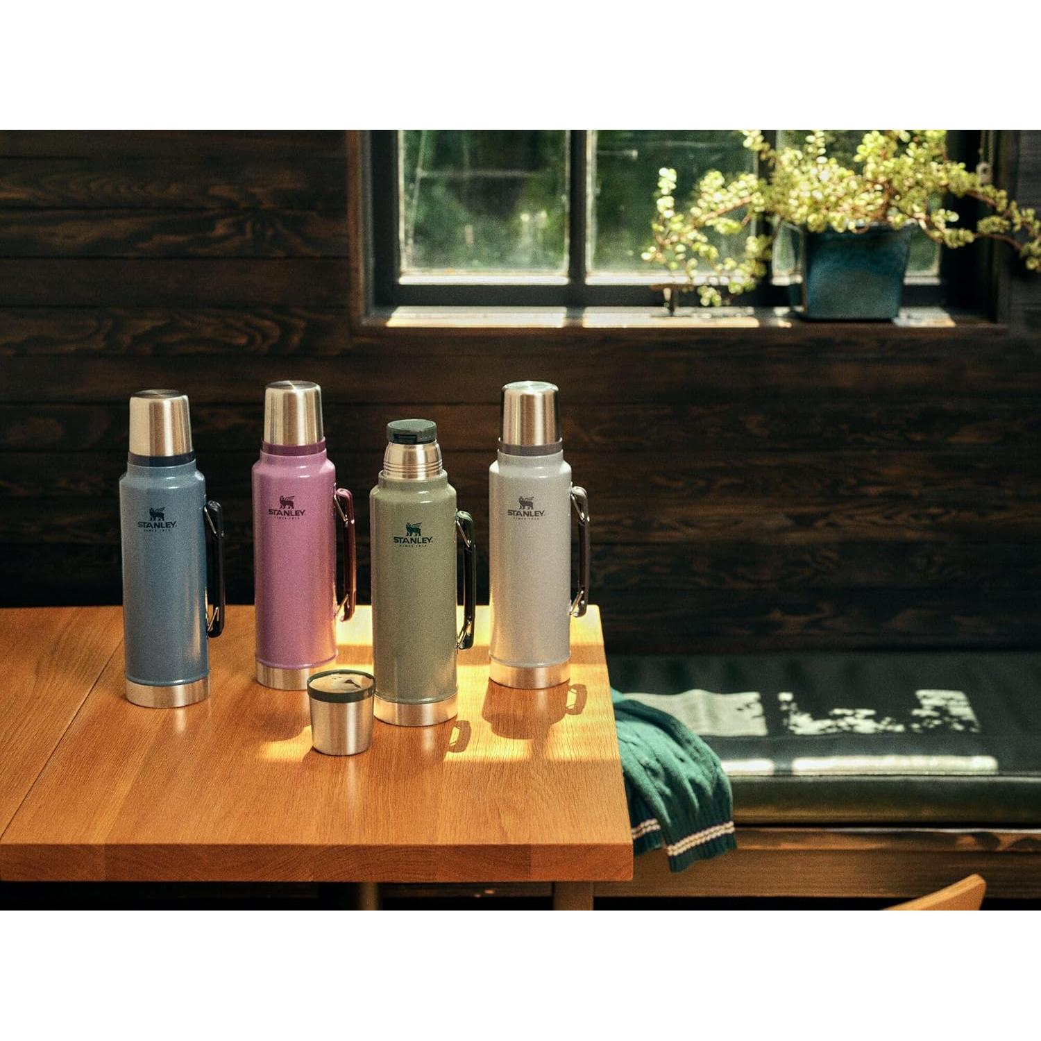 Botella Térmica Stanley Clásica 1.5L Boca Ancha Aislada