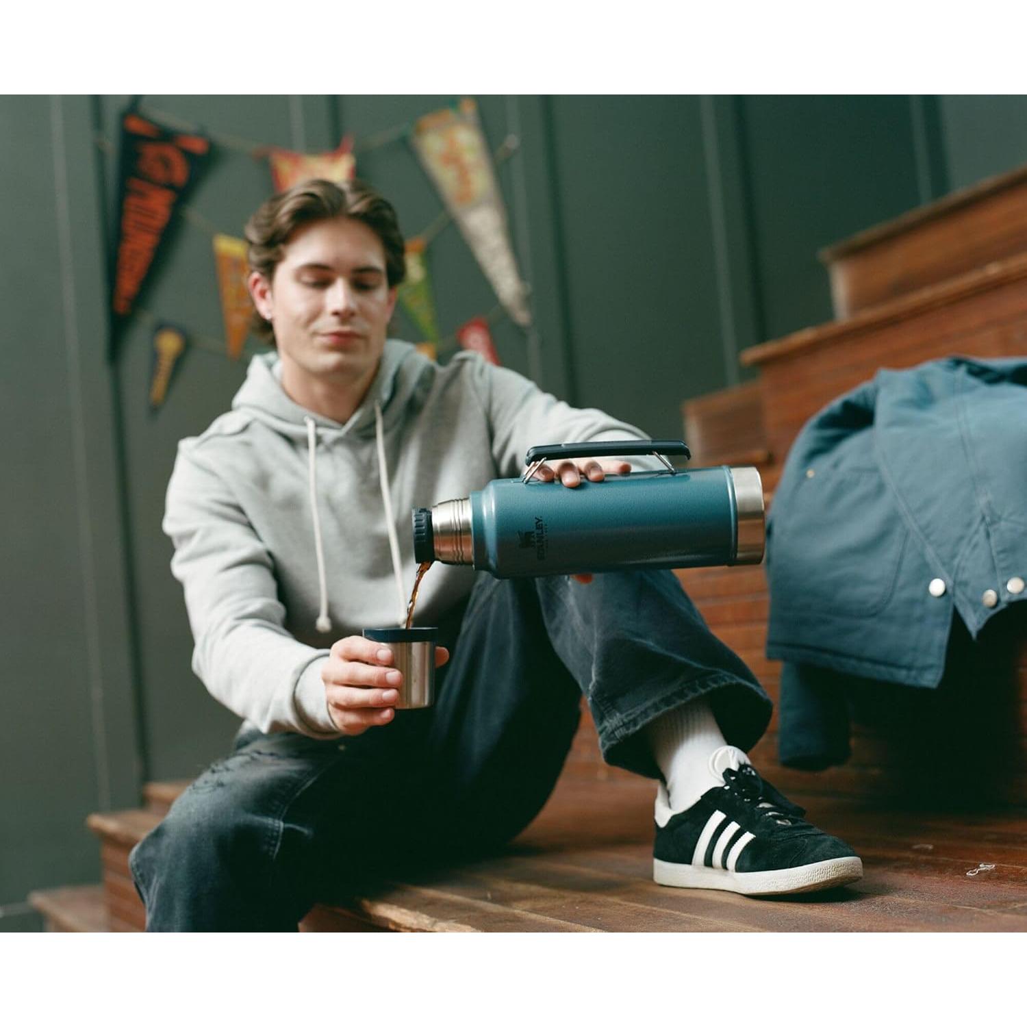 Botella Térmica Stanley Clásica 1.5L Boca Ancha Aislada