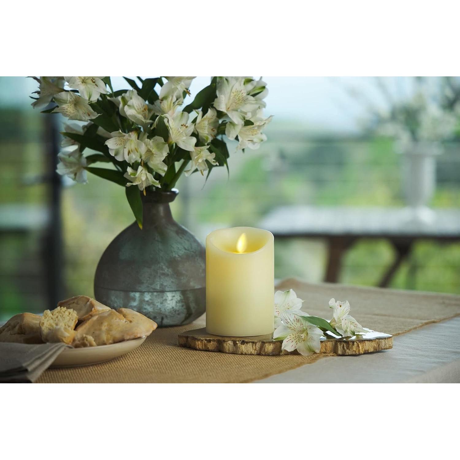 Vela LED Sin Llama Luminara Marfil 7.62 cm x 12.7 cm Aroma Miel