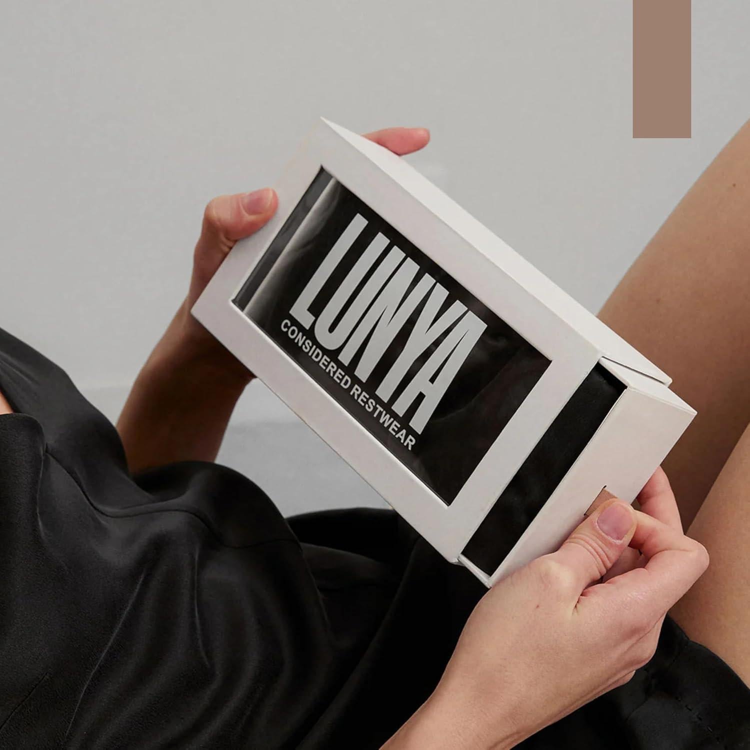 Máscara de Sueño Lunya de Seda Lavable - Negro Pequeño