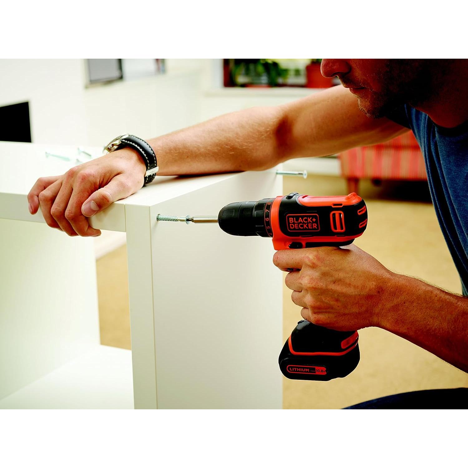 Black & Decker BDCDD12KB-QW - Taladro Atornillador 10,8V con 2 baterías 1,5Ah y maletín