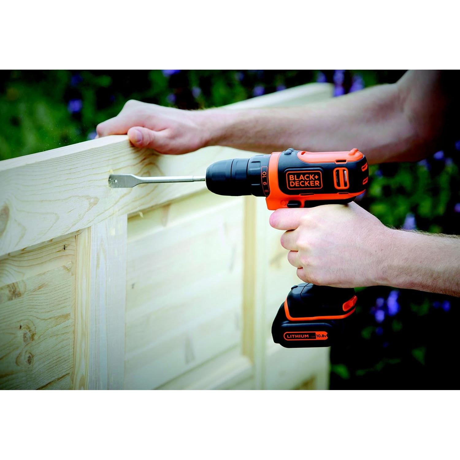 Black & Decker BDCDD12KB-QW - Taladro Atornillador 10,8V con 2 baterías 1,5Ah y maletín