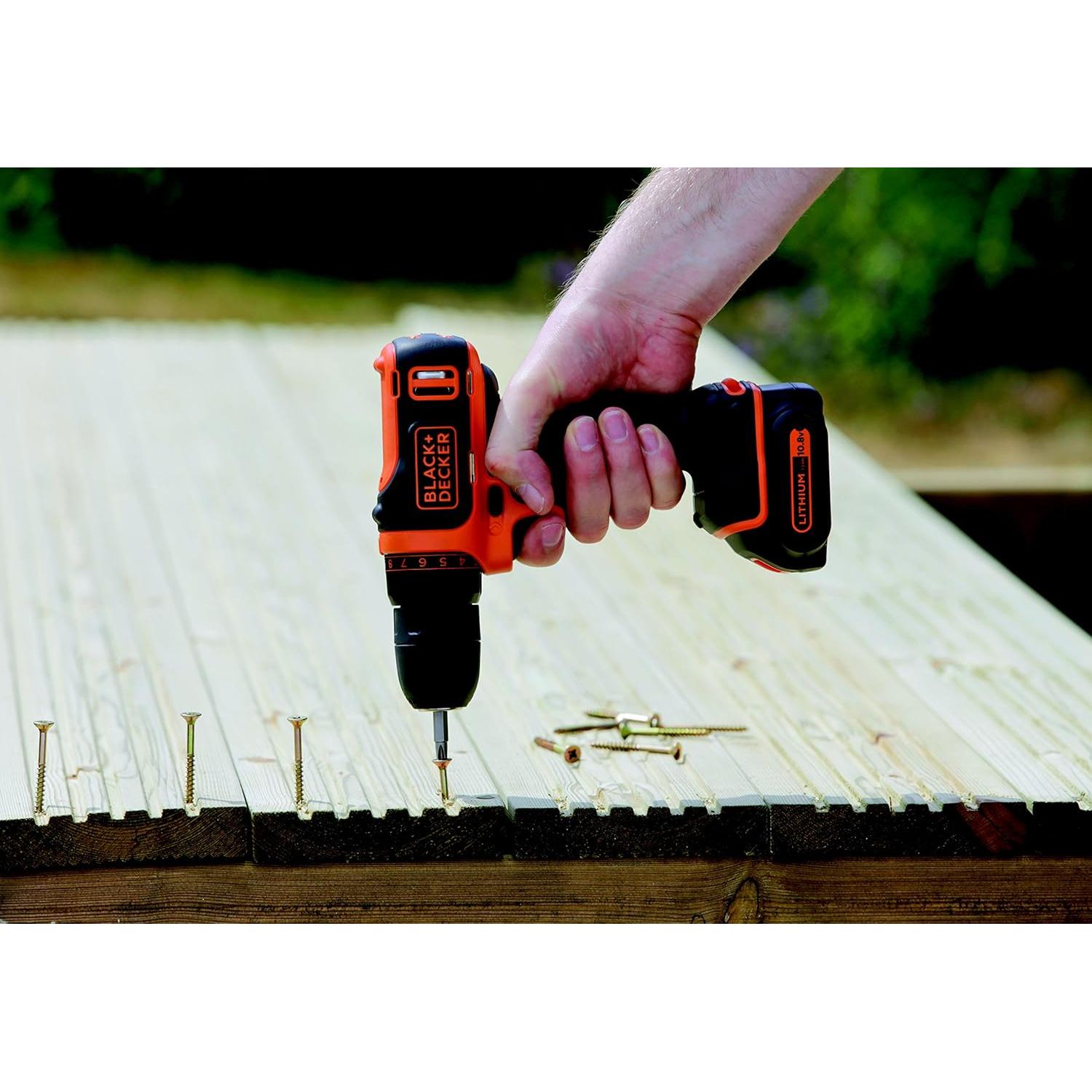 Black & Decker BDCDD12KB-QW - Taladro Atornillador 10,8V con 2 baterías 1,5Ah y maletín