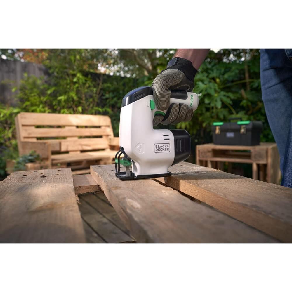 Sierra de Vaivén Inalámbrica BLACK+DECKER 12V para Madera y Metal
