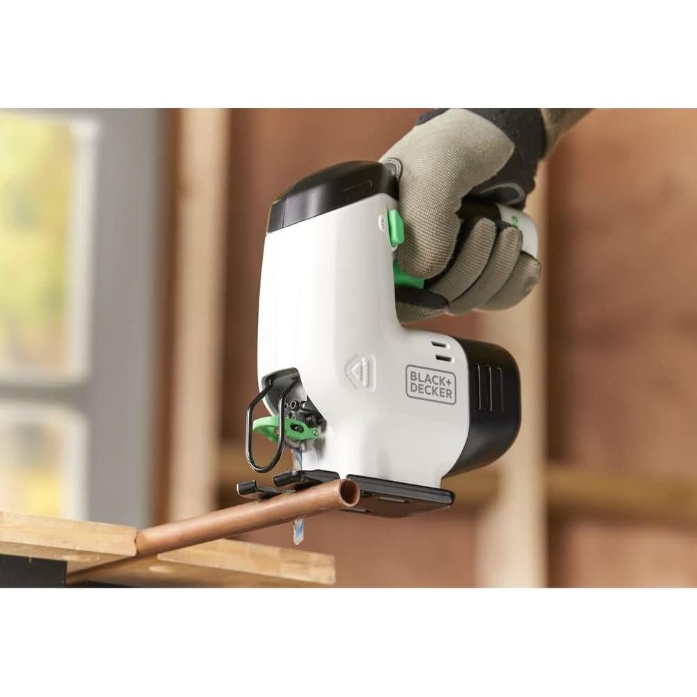 Sierra de Vaivén Inalámbrica BLACK+DECKER 12V para Madera y Metal