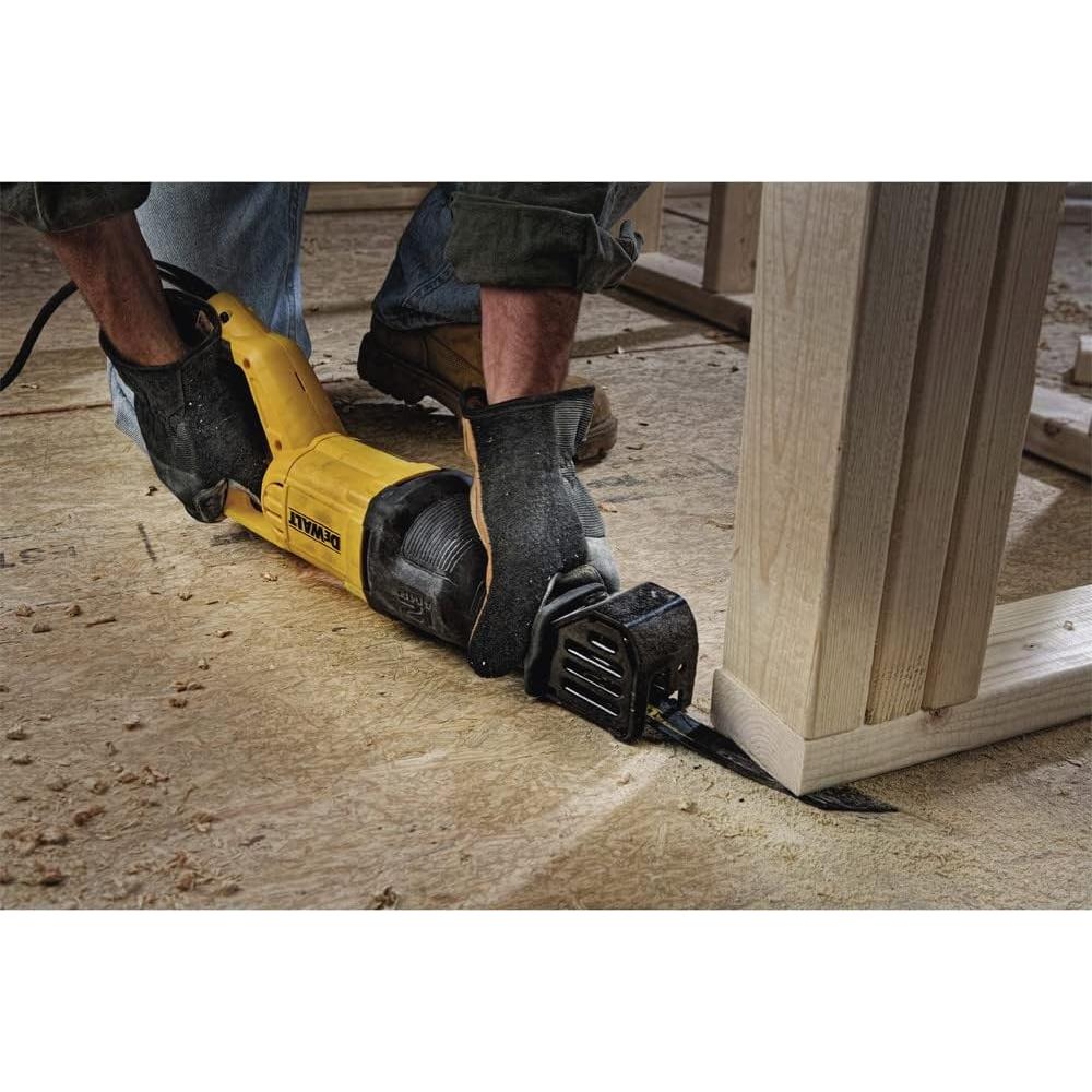 Sierra Recíproca DEWALT DWE305 12A 2900 SPM 20.32 cm
