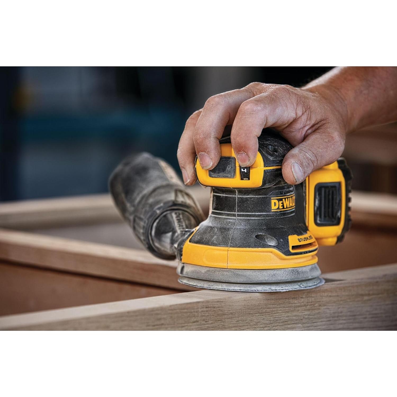 Lijadora Orbital DEWALT 20V MAX 5" Sin Cable DCW210B