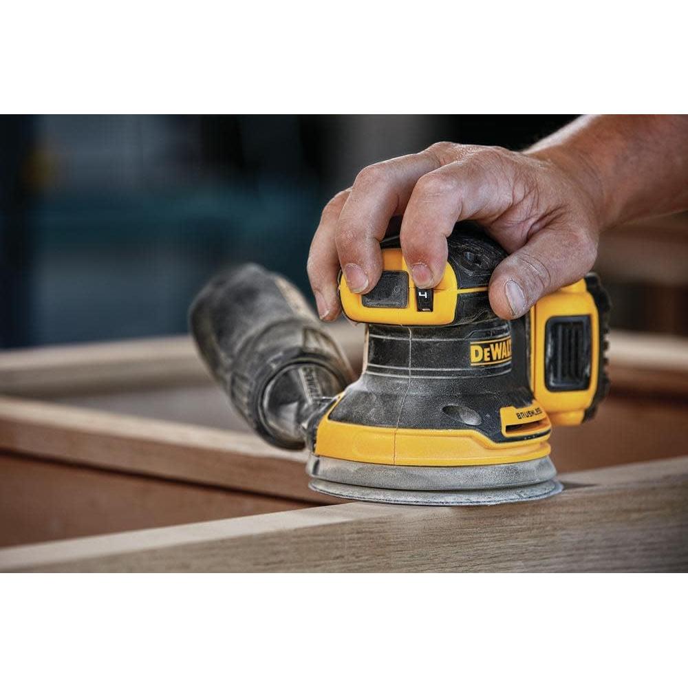 Lijadora Orbital Inalámbrica DEWALT 20V MAX 5" con Batería