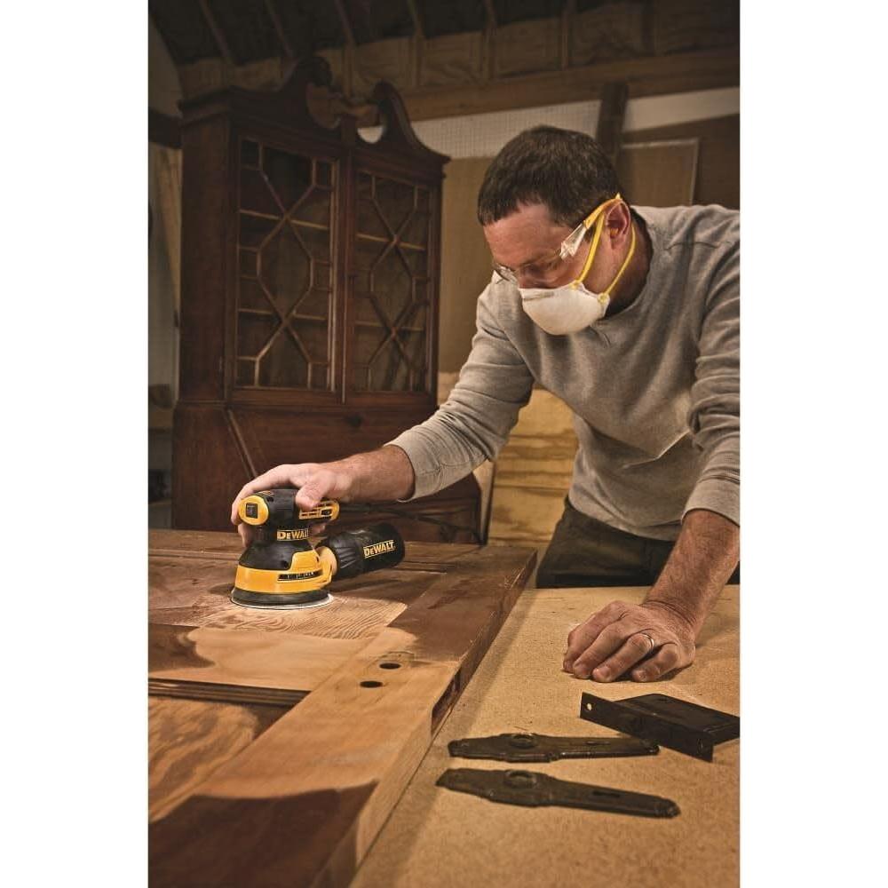 Lijadora Orbital DEWALT DWE6423K 12,7 cm Velocidad Variable