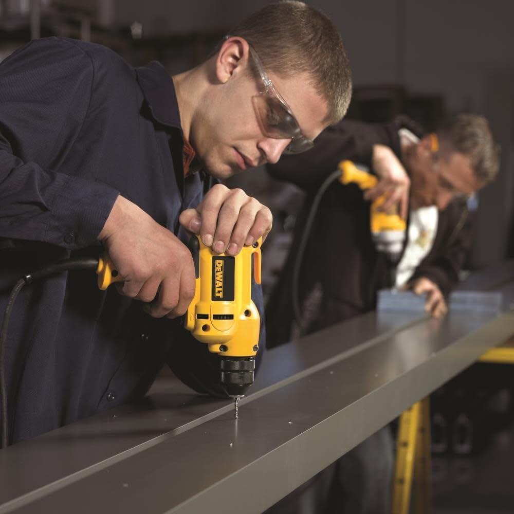 Taladro DEWALT DWD115K 8 Amperios 10mm Velocidad Variable