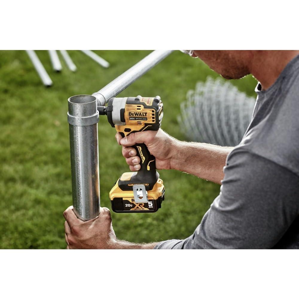 Llave de Impacto DEWALT DCF913B 20V 3/8" Compacta