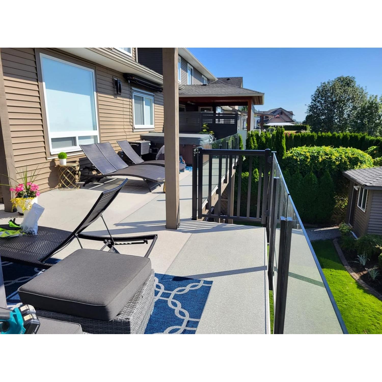 Kit de Puerta Aluminio Ligero MOUNTWEST 121,92x106,68 cm Negro