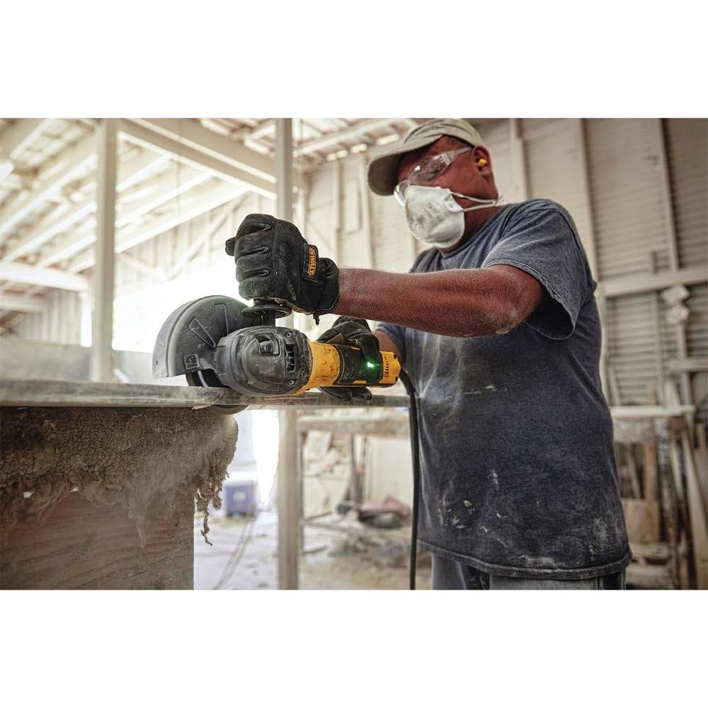 Amoladora DEWALT DWE43231VS 5" Velocidad Variable 2.58 kg