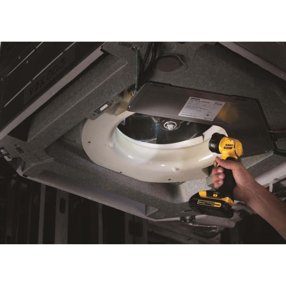 Linterna DEWALT DCL040 LED 110 Lúmenes con Gancho