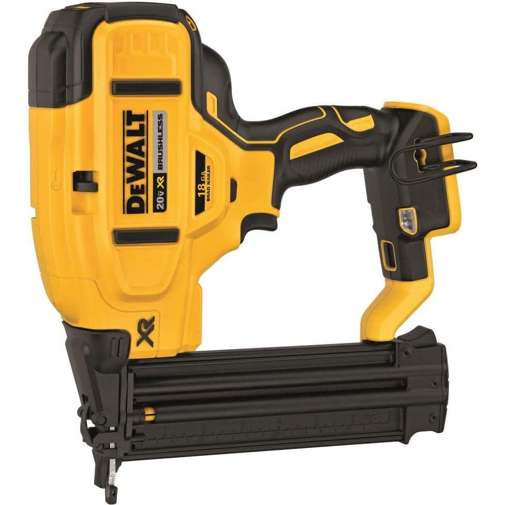 Clavadora DEWALT DCN680B 20V 18 GA Batería Sin Gas