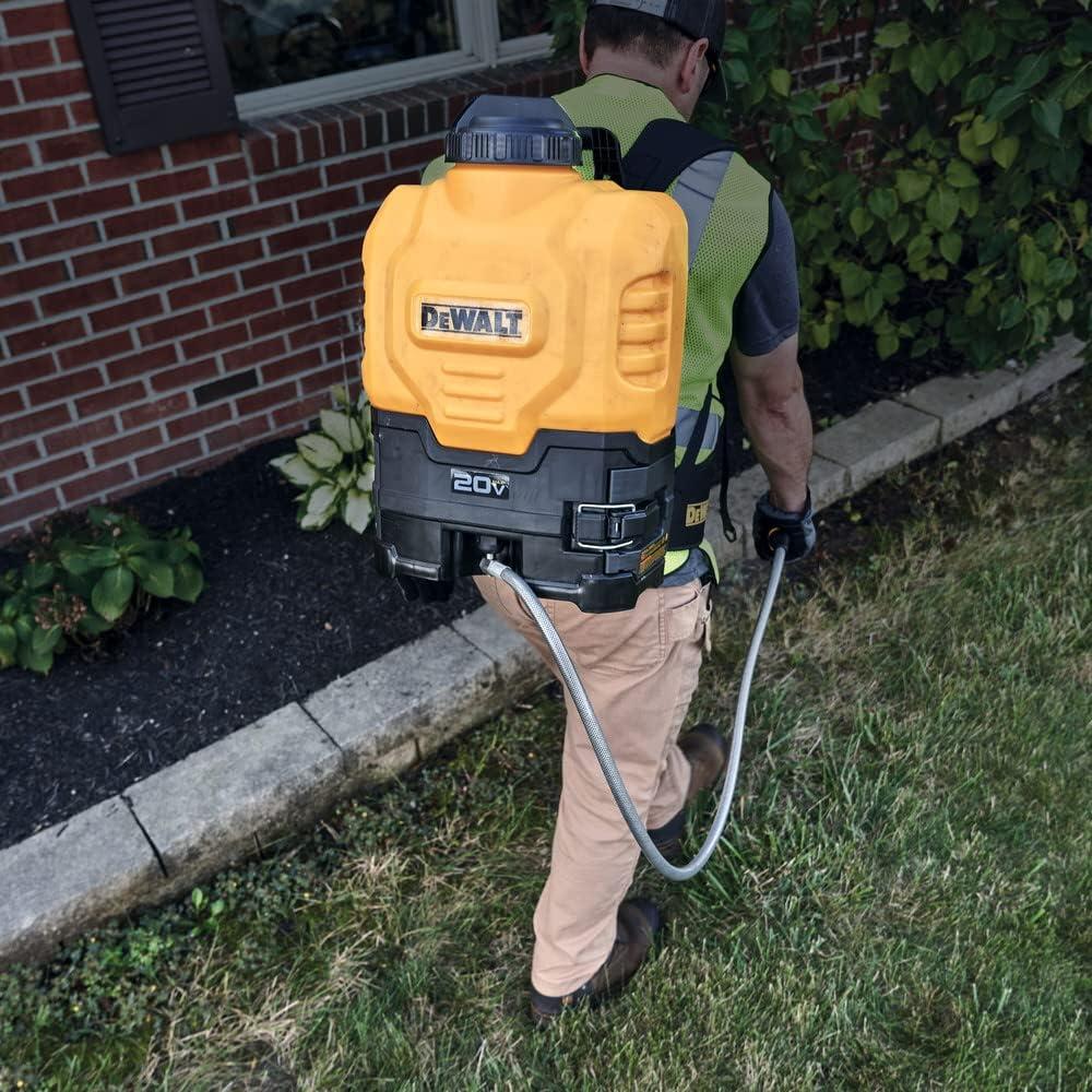 Pulverizador de mochila DEWALT 20V 4 galones inalámbrico