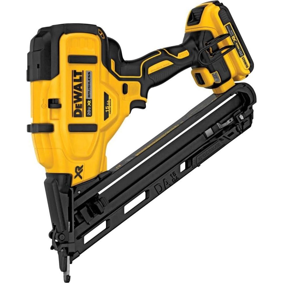 Clavadora de Acabado DEWALT 20V Angulada 15GA Batería