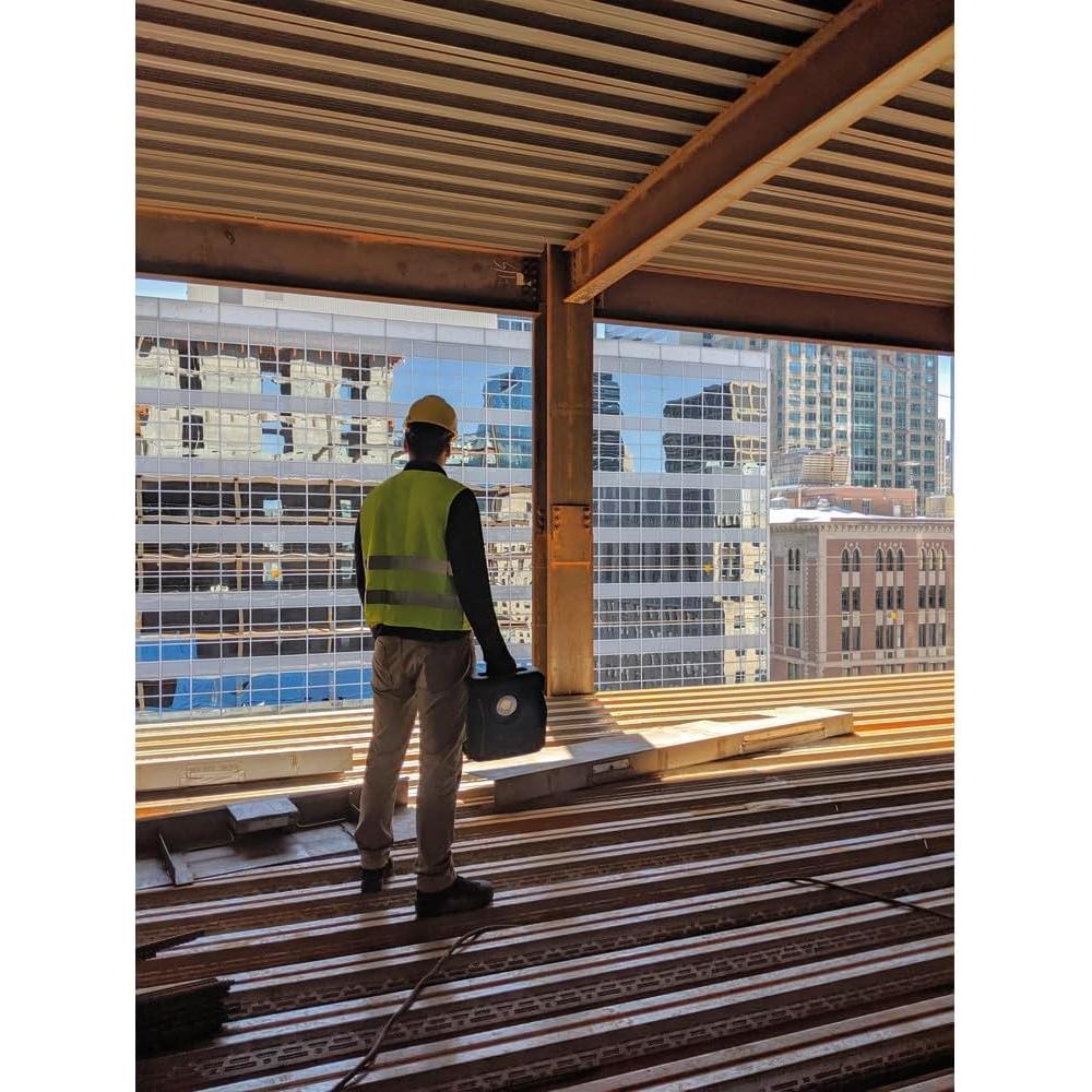 Luz de Inundación LED Bosch 18V 10000 Lúmenes Conectada