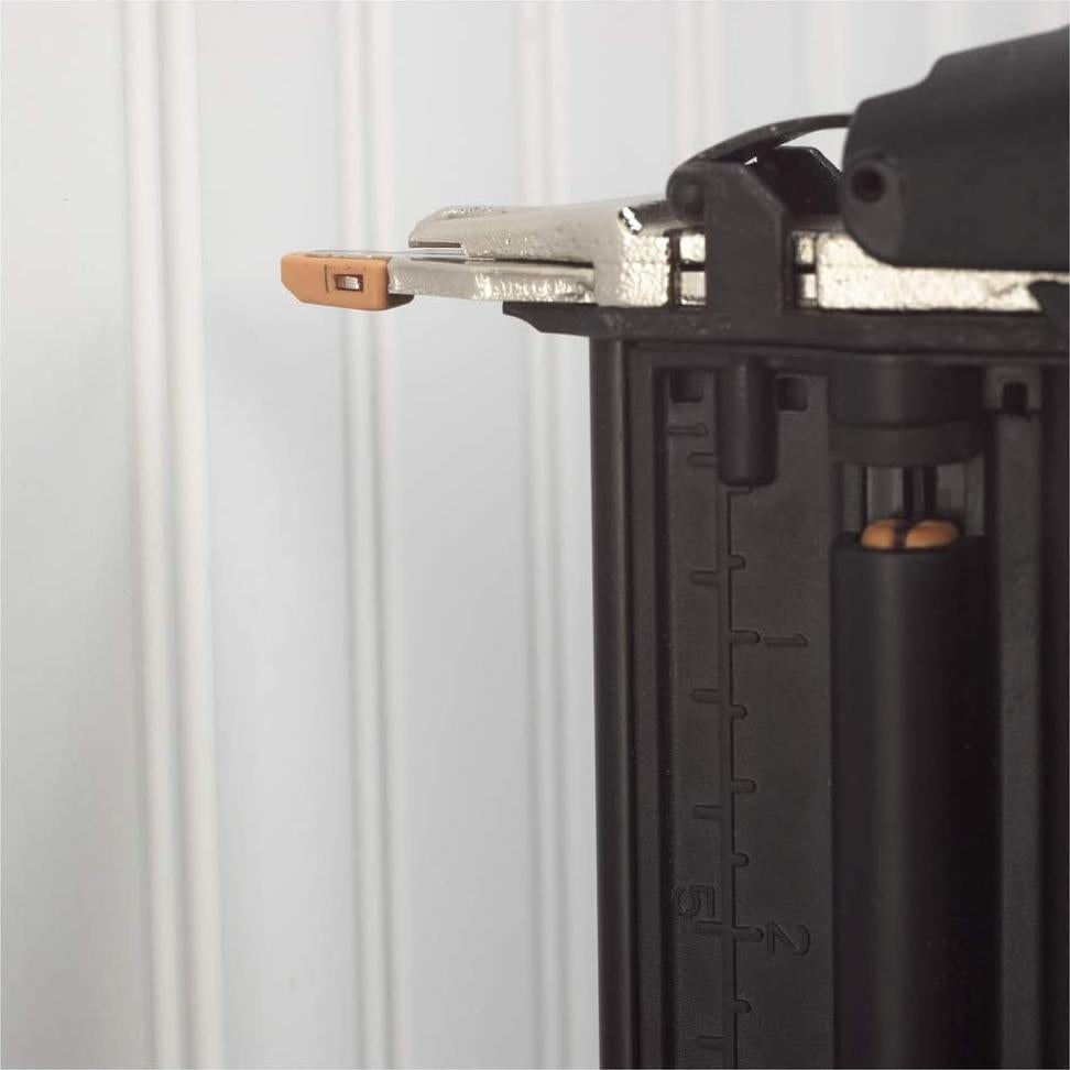 Clavadora Neumática BOSTITCH 18GA Smart Point 2,1cm