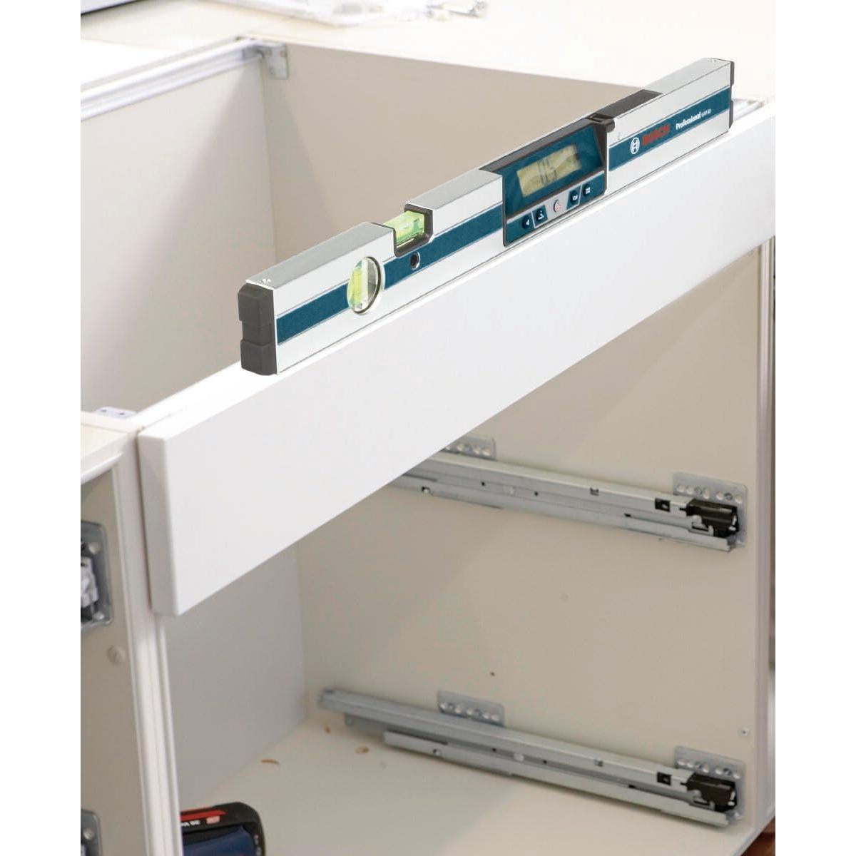 Nivel Digital BOSCH GIM 60 de 60,96 cm con Funda y Baterías