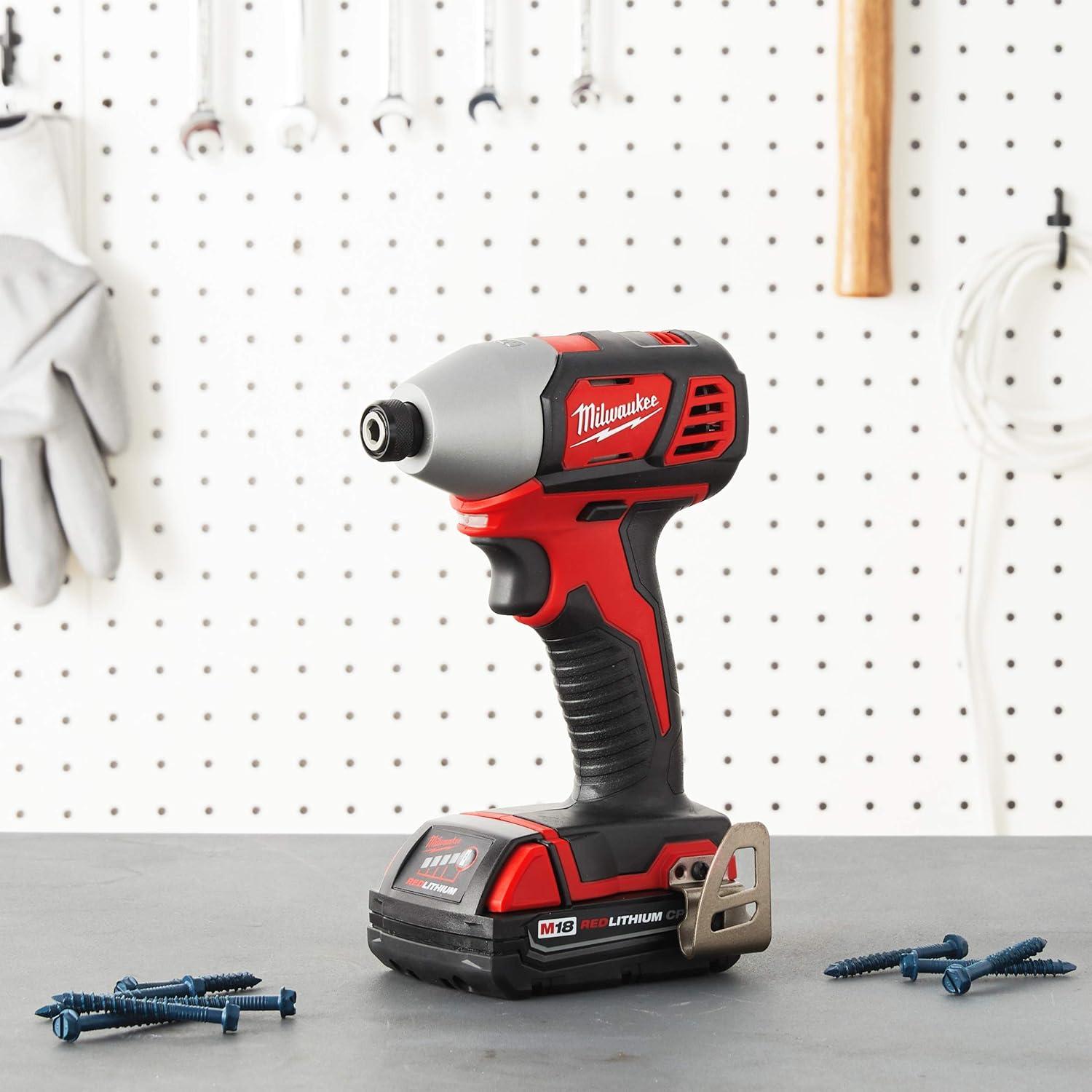 Controlador de Impacto Milwaukee M18 18V 1/4 169.5 Nm LED